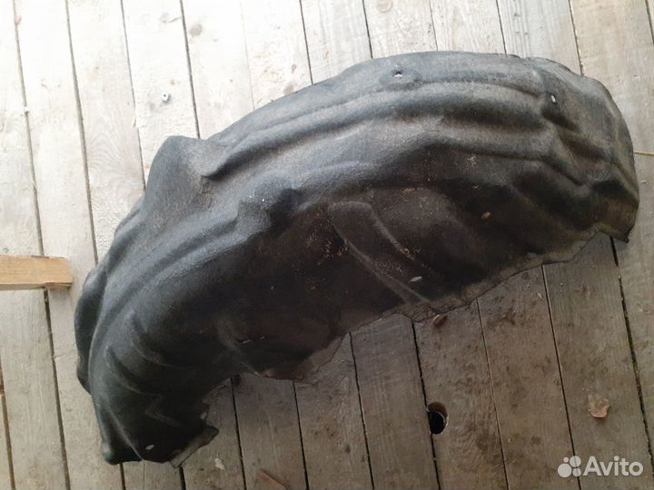 Подкрылок Mitsubishi Outlander 3