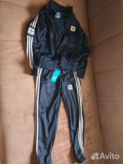 Спортивный костюм adidas для мальчика 128