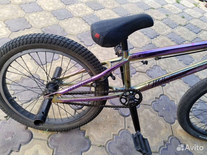 Трюковой велосипед BMX