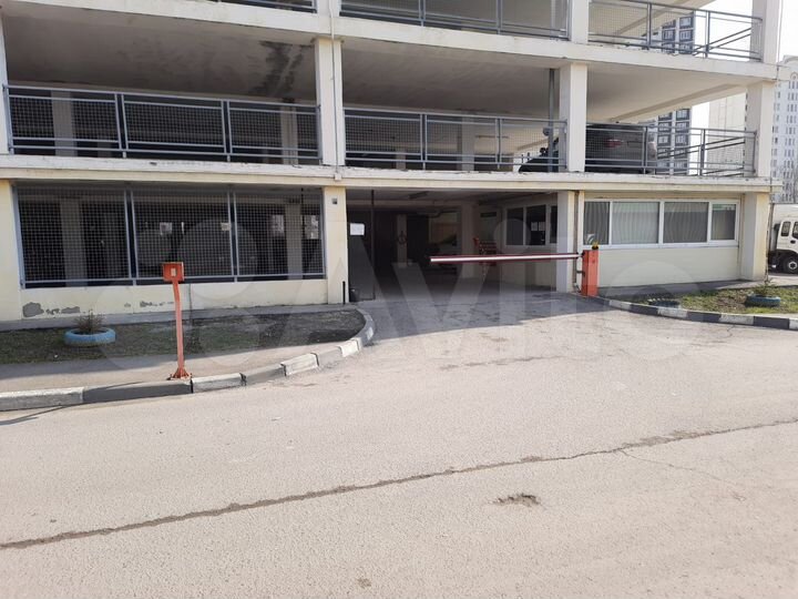 Машиноместо, 15 м²