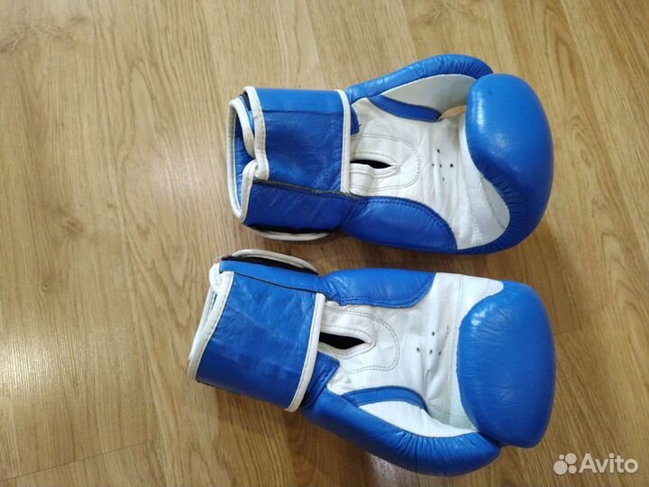 Боксерские перчатки 8 oz