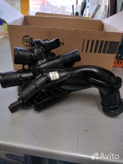 Термостат в сборе с датчиком на Пежо 308 2007-2015