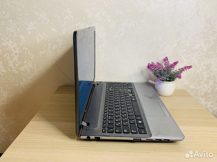 Простой ноутбук (i3/ 6 гб/ 2.3 ггц)