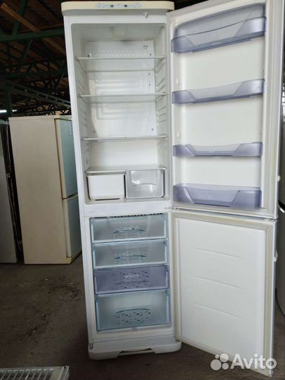 Холодильник Бирюса 210см