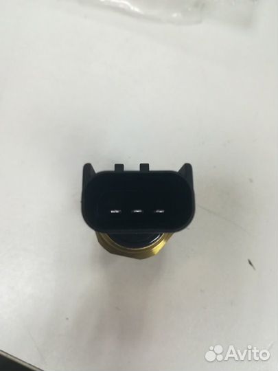 Датчик давления масла jeep cherokee 68145662AB