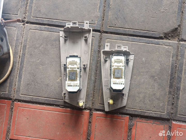 Кнопки стеклоподъёмников toyota corolla 120