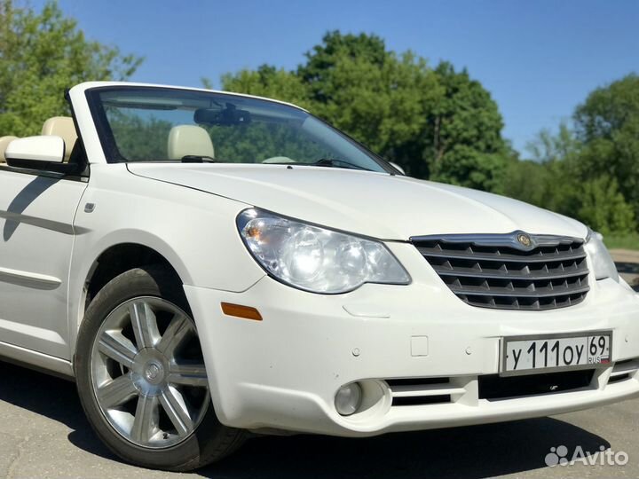 Белоснежный кабриолет Крайслер с водителем