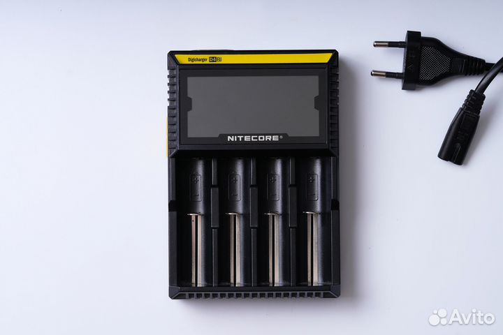 Зарядное устройство Nitecore D4 + аккумуляторы