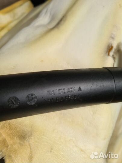 Патрубок термостата Skoda Yeti cbzb 2011