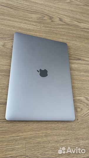Apple MacBook Pro 13 2017 with Touchbar