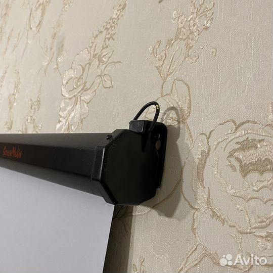 Экран для проектора 111 дюймов