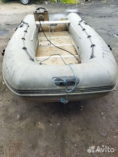 Лодка смотором