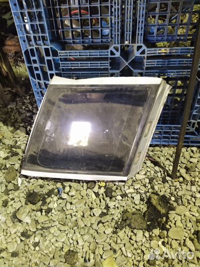 Форточка nissan prairie