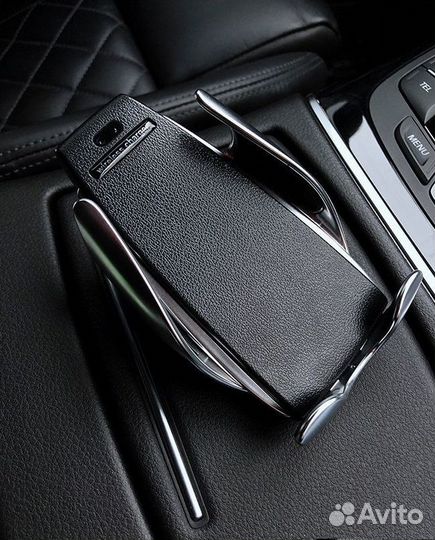 Сенсорный держатель с беспроводной зарядкой