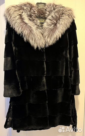 Шуба бобр с капюшоном из чернобурки