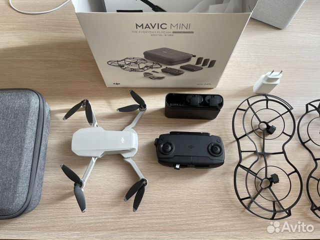 DDI Fly Mini. Микрофоны петличные DJI В коробке.