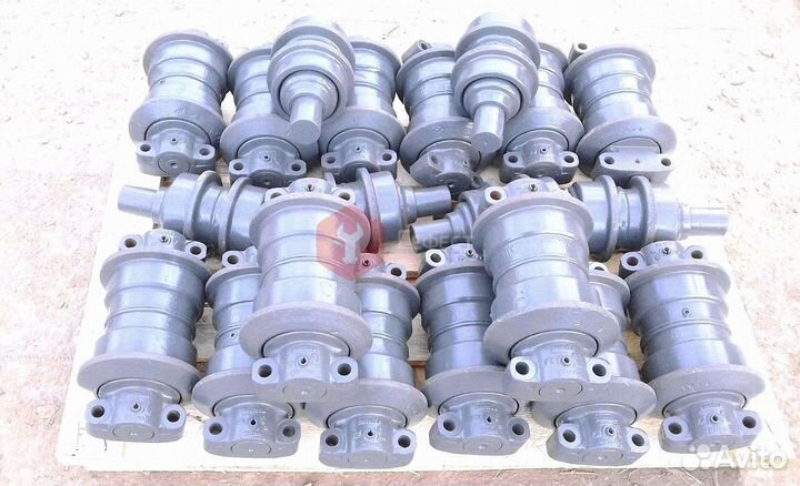 Каток поддерживающий Komatsu PC100-5 C4012000S00