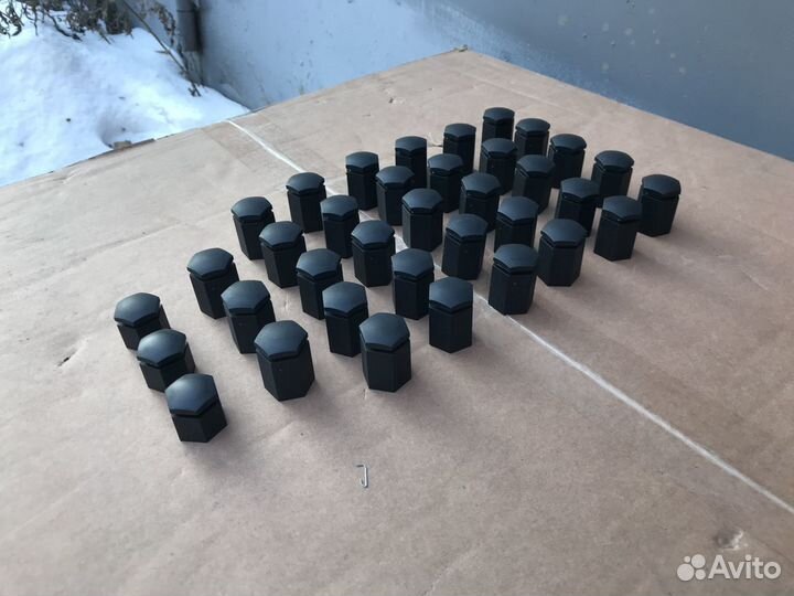 Opel Astra H/Zafira B Колпак колесного болта на 17