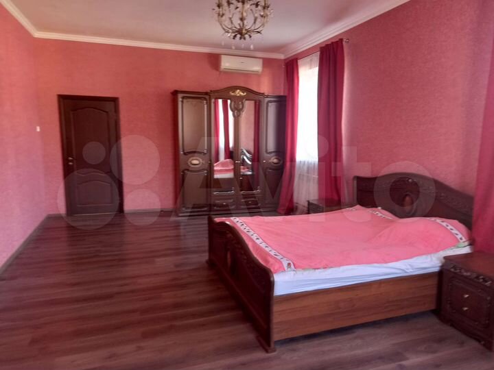 Дом 145 м² на участке 4 сот.