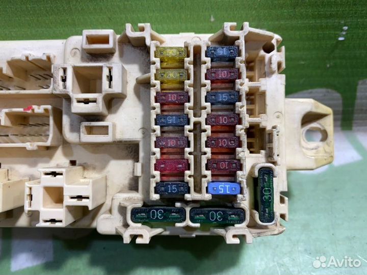 Блок предохранителей салонный Mitsubishi Galant