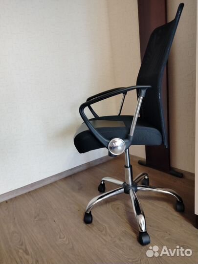 Компьютерное кресло