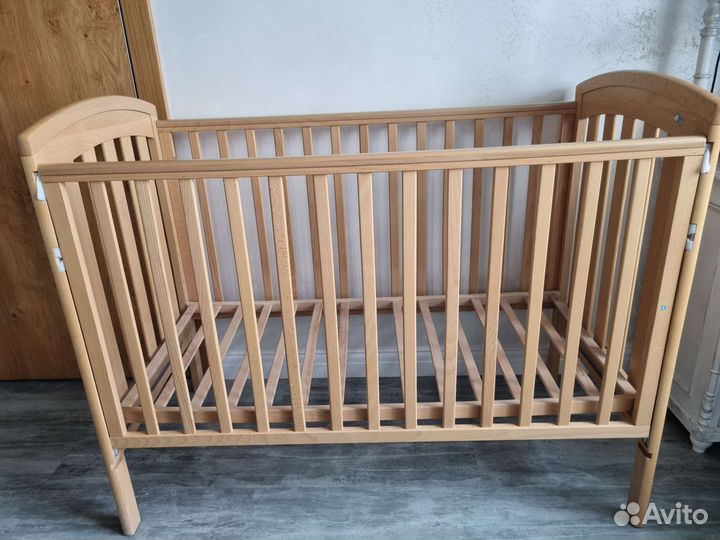 Детская кроватка mothercare с матрацем