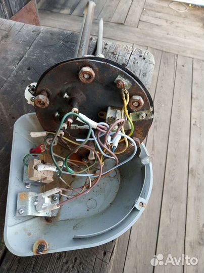 Бойлер водонагреватель De lux