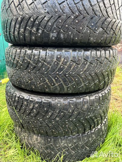 Michelin X-Ice North 4 215/60 R16 99T