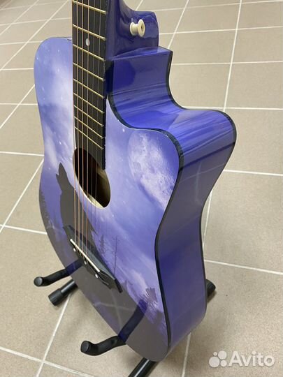 Акустическая гитара с рисунком