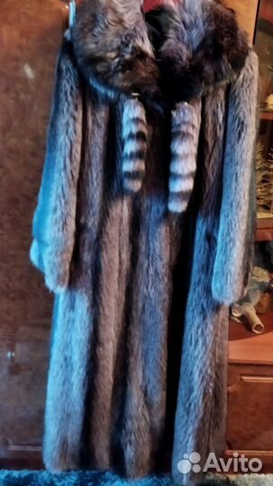 Шуба женская из енота