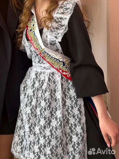 Белый школьный фартук