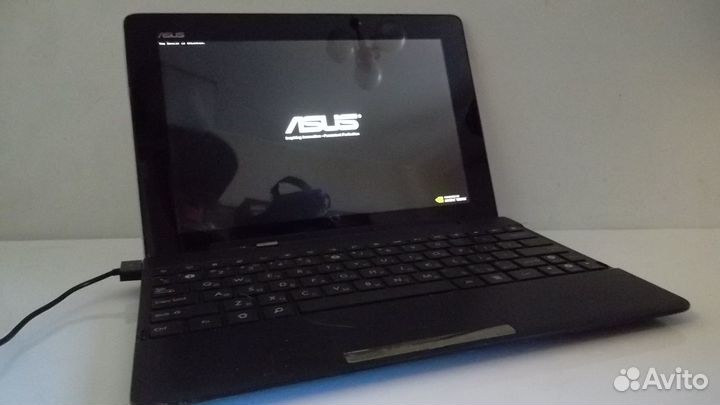 Планшет-трансформер Asus TF300T неисправный