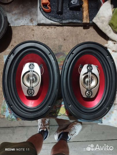 Акустические колонки в автомобиль