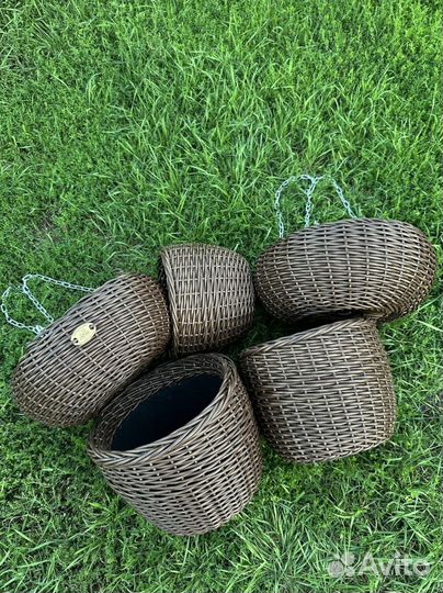 Кашпо из искусственного ротанга