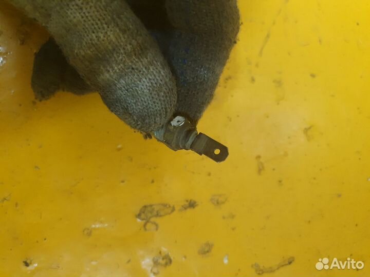 Датчик температуры воды митсубиси mitsubishi