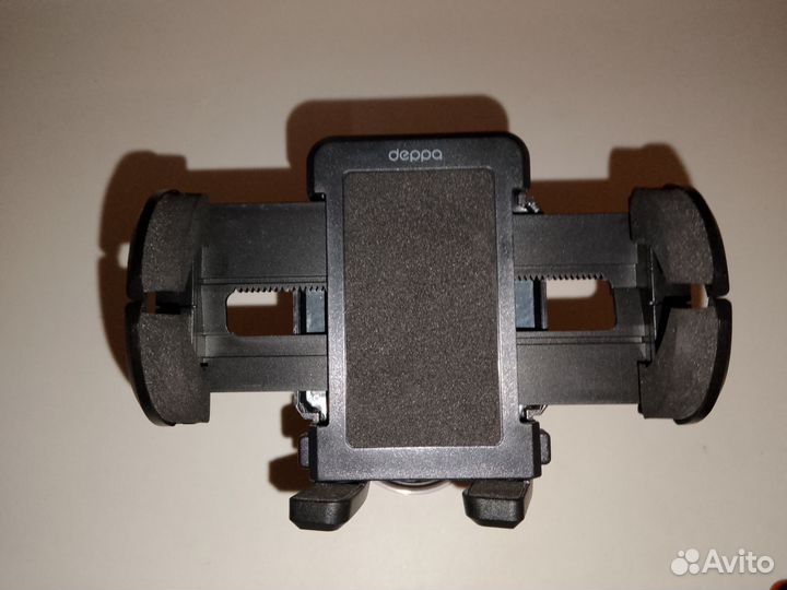 Держатель для телефона в машину на стекло