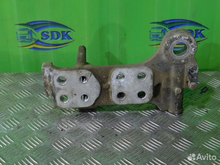 1437053 Кронштейн бампера/аморт. кабины/кронштейна