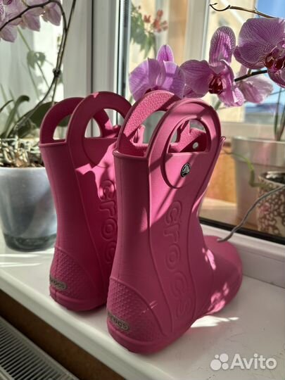 Резиновые сапоги для девочки crocs
