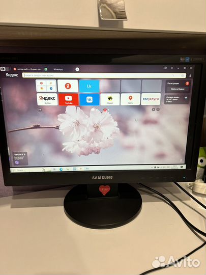 Монитор Samsung