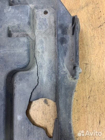 Полка аккумулятора Opel Corsa C