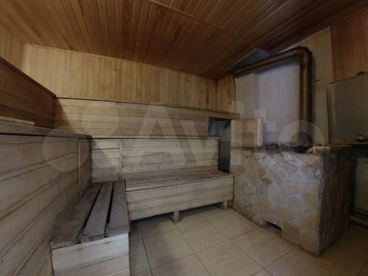 Коттедж 610 м² на участке 18 сот.