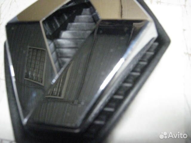 Эмблема решетки радиатора renault megane 2