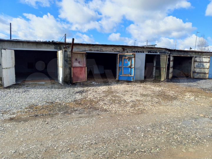 Гараж, > 30 м²