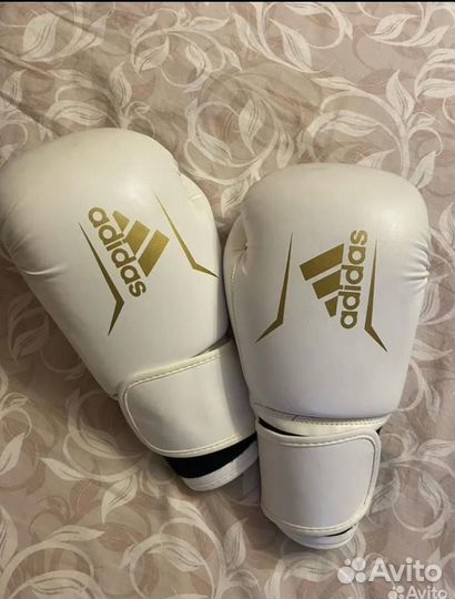 Боксерские перчатки 10 oz adidas