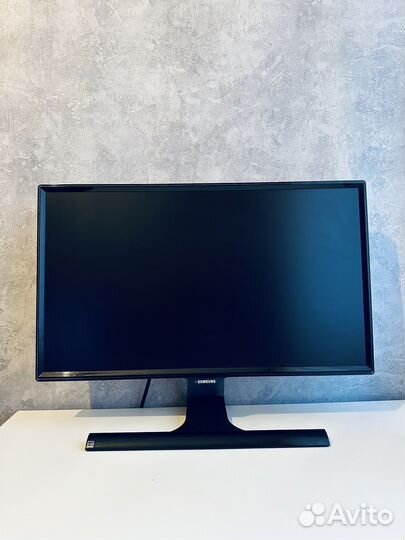 Монитор Samsung