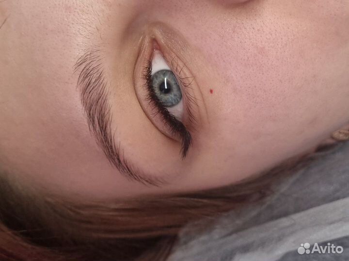 Наращивание ресниц, Оформление бровей