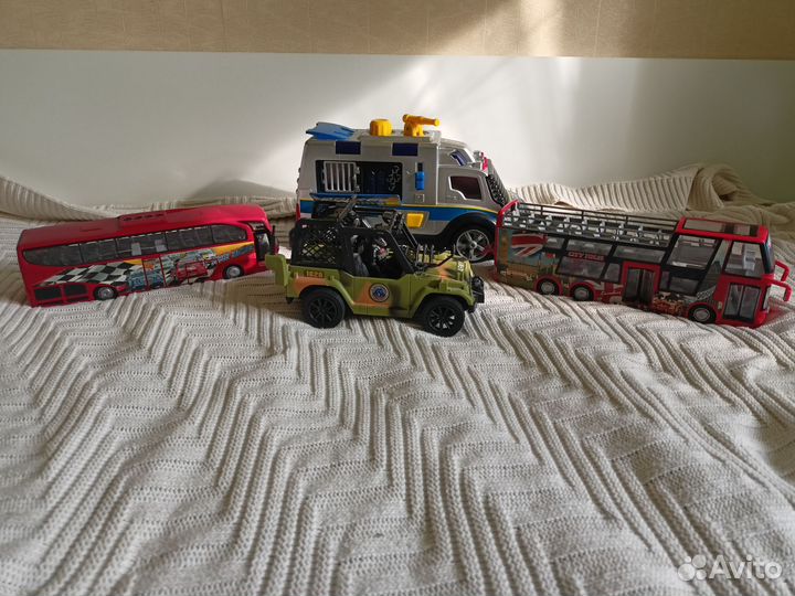 Машины и автобусы