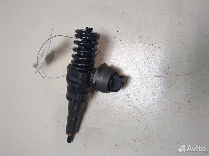 Форсунка топливная Volkswagen Golf 5, 2006