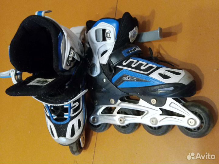 Роликовые коньки