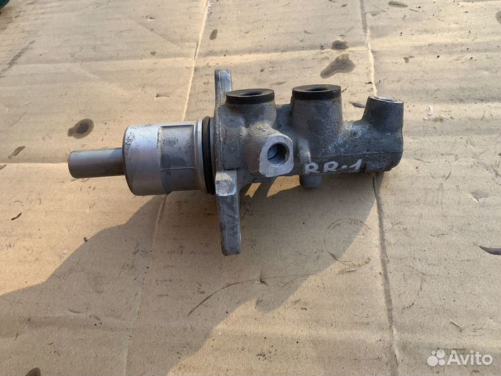 Главный тормозной цилиндр Range Rover 2005